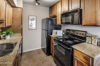 Photo #6: 6544530 Listing