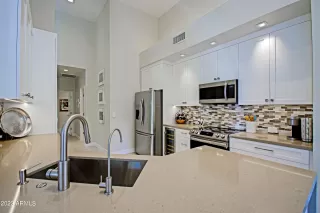 Photo #6: 6545055 Listing 