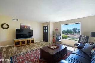 Photo #5: 6545308 Listing