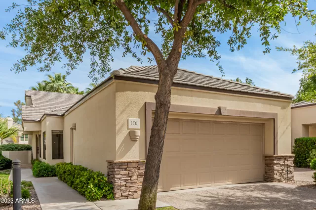 MLS: 6546112 Condo For Sale