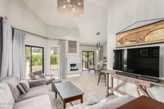 Photo #2: 6546112 Listing 