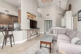 Photo #5: 6546112 Listing 