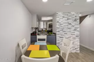 Photo #4: 6546789 Listing