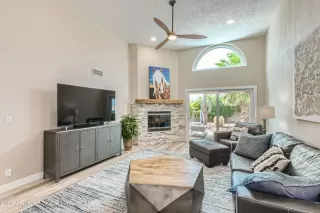 Photo #6: 6547000 Listing 