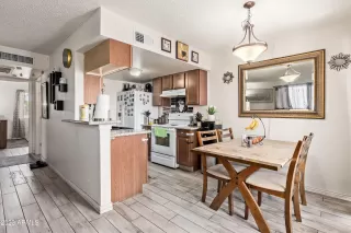 Photo #5: 6547077 Listing
