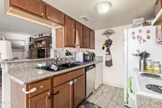 Photo #6: 6547077 Listing