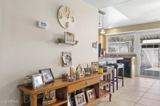 Photo #5: 6547358 Listing