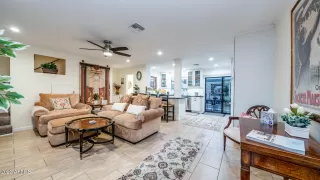 Photo #5: 6547643 Listing
