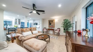 Photo #6: 6547643 Listing