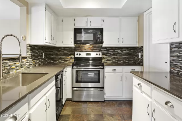MLS: 6547786 Condo For Sale