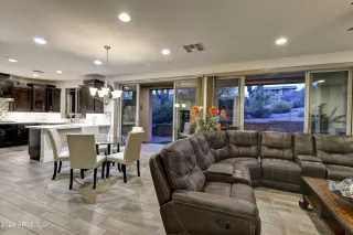 Photo #5: 6547852 Listing