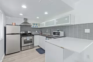 Photo #1: 6548833 Listing