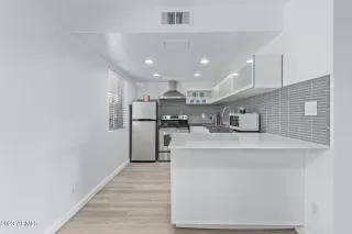 Photo #5: 6548833 Listing