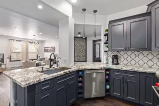 Photo #2: 6548898 Listing