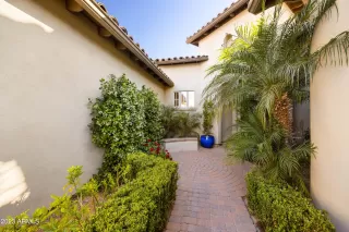 Photo #1: 6549566 Listing