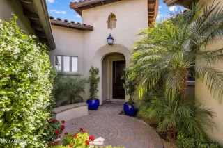 Photo #2: 6549566 Listing