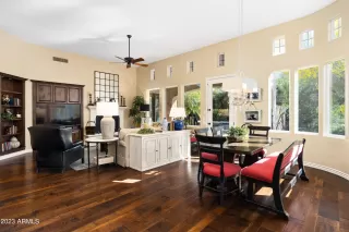 Photo #4: 6549566 Listing