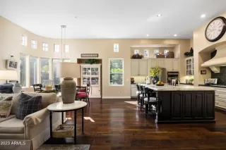 Photo #5: 6549566 Listing