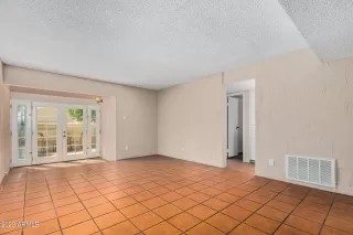 Photo #5: 6549649 Listing