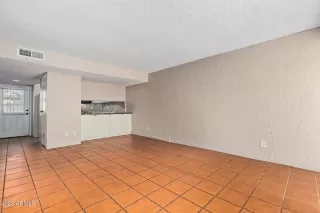 Photo #6: 6549649 Listing