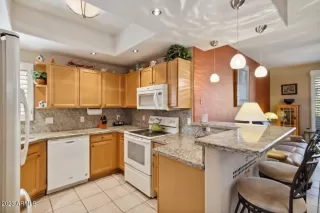 Photo #4: 6549939 Listing