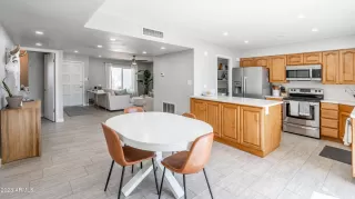 Photo #4: 6550382 Listing