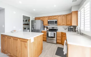 Photo #6: 6550382 Listing