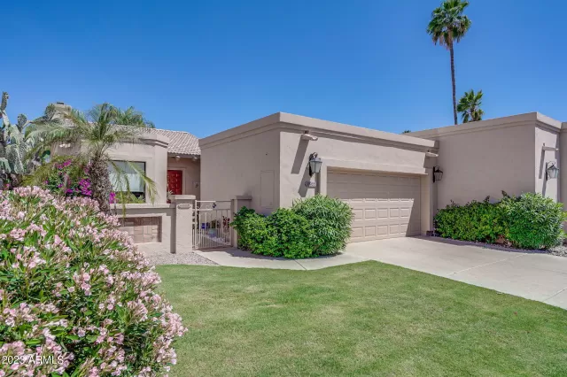 MLS: 6550568 Condo For Sale