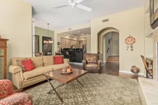 Photo #6: 6550906 Listing