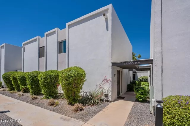 MLS: 6550990 Condo For Sale