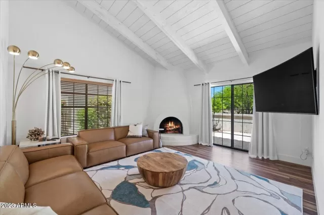 MLS: 6551062 Condo For Sale