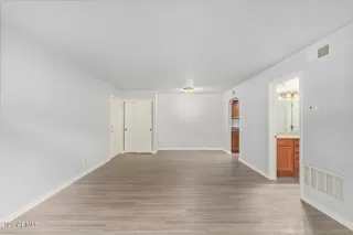 Photo #5: 6551118 Listing
