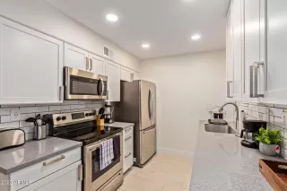 Photo #5: 6551873 Listing