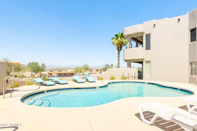 MLS: 6552112 Condo For Sale