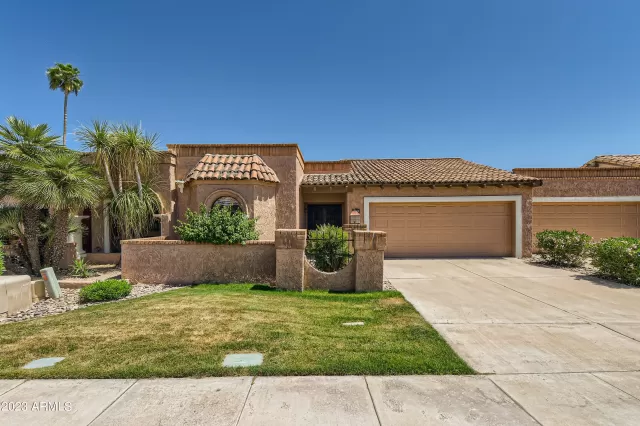 MLS: 6552145 Condo For Sale