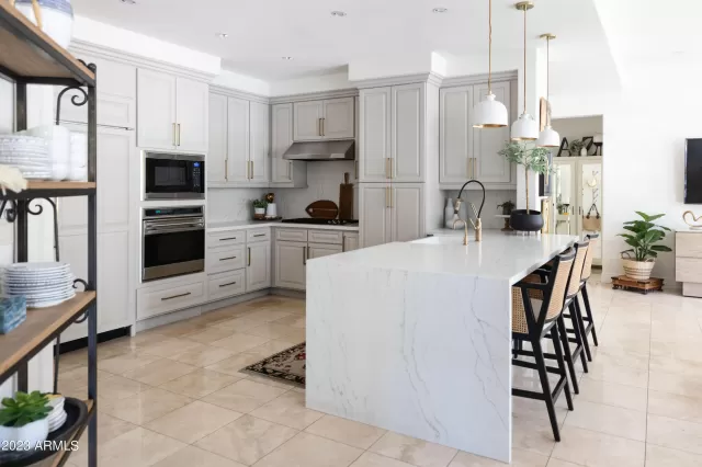 MLS: 6552361 Condo For Sale