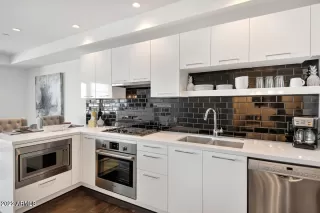 Photo #3: 6552376 Listing