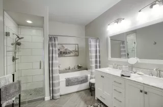 Photo #6: 6552400 Listing