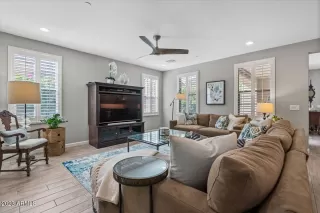 Photo #5: 6552889 Listing