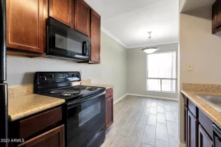 Photo #5: 6552920 Listing