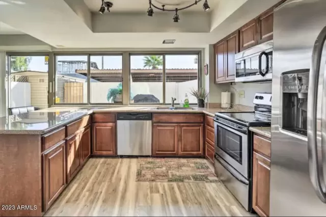 MLS: 6553512 Condo For Sale