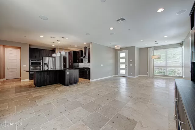 MLS: 6553608 Condo For Sale