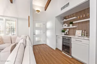 Photo #5: 6553937 Listing