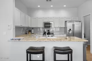 Photo #2: 6554000 Listing