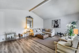 Photo #3: 6554295 Listing