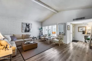 Photo #4: 6554295 Listing