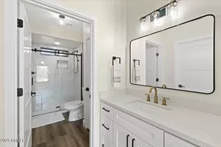 Photo #5: 6554575 Listing