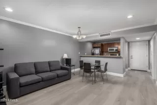 Photo #5: 6554937 Listing