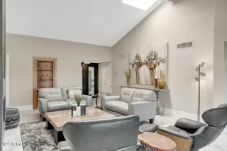 Photo #3: 6555247 Listing