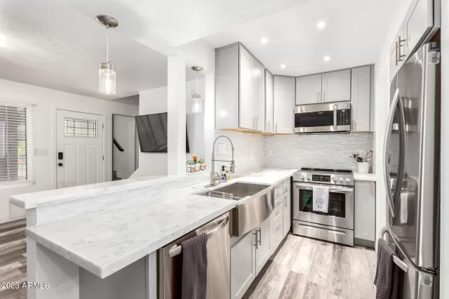 MLS: 6555749 Condo For Sale